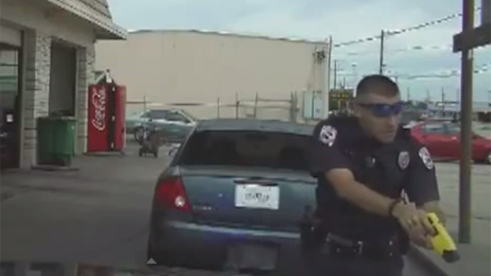 Texas cop tasers elderly motorist over license plate sticker (VIDEO)