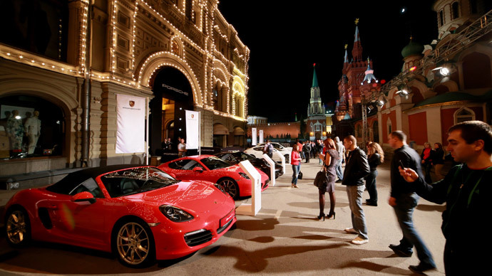 Porsches sold out: Luxury cars go like hotcakes in Russia amid ruble plunge