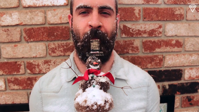 Christmas beard: Facial hair fashion taken to extreme by US artist (PHOTOS)
