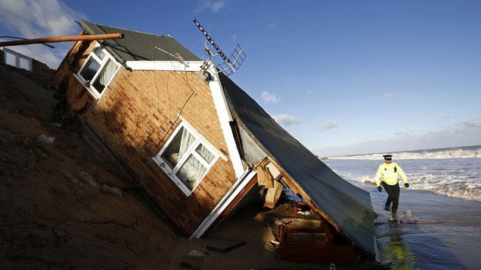 Washing away the UK: Rising sea levels will claim 7,000 homes - cost £1bn