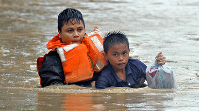200+ dead, whole village wiped out, as severe storm hits the Philippines  (PHOTOS)