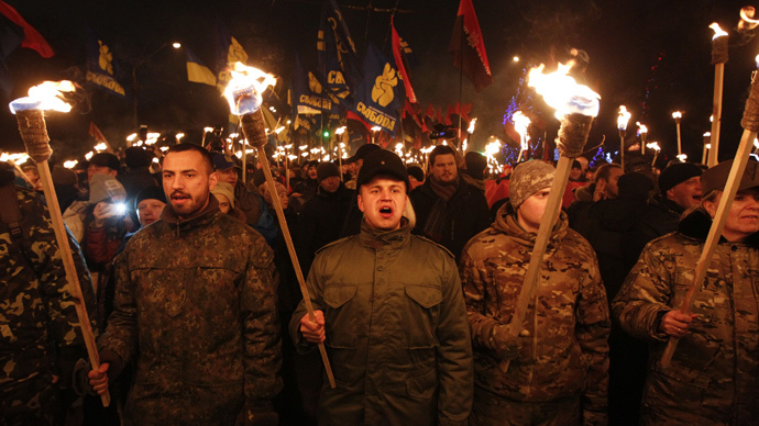 Russian journalists attacked, robbed at nationalist torchlight march in Kiev (VIDEO)