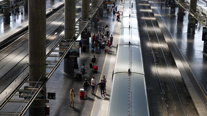 Police arrest 'suicide bomber' after Atocha train station in Madrid evacuated
