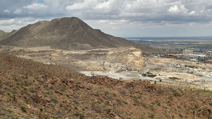 William Beaumont Army Medical Center (right) in El Paso, Texas (Photo from wikipedia.org by Dicklyon)