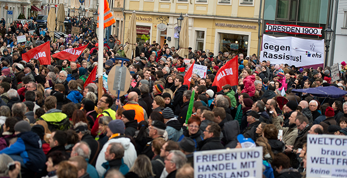 Thousands of people take part in a rally themed "For Dresden, for Saxony - living together in the sense of a global awareness, humanity and dialogue " on January 10, 2015 in front of the Frauenkirche (Church of Our Lady) in Dresden, eastern Germany (AFP Photo / DPA)