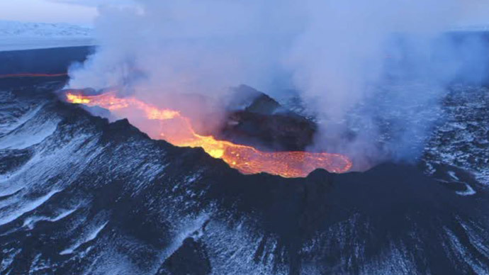 Fire 'n' Iceland: Volcanic Holuhraun lava field bigger than Manhattan (VIDEO)