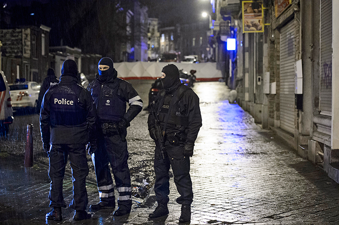Belgian special forces police block a street in central Verviers, a town between Liege and the German border, in the east of Belgium January 15, 2015. (Reuters / Stringer)