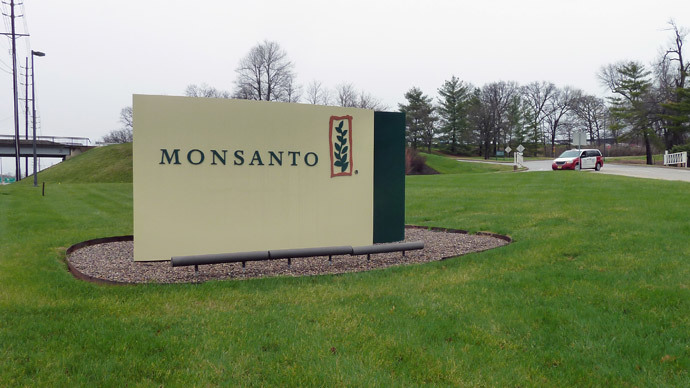 Monsanto gets approval for new GMO corn, soybeans designed for potent new biocide