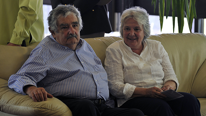 Ride with the president! Uruguay’s Mujica picks up a young hitchhiker