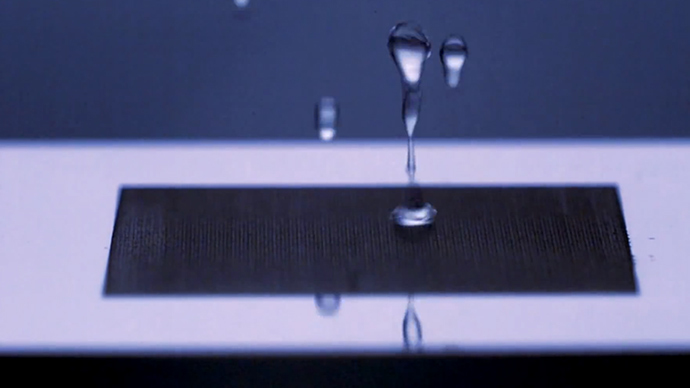 New laser technique turns metals totally water-repellent
