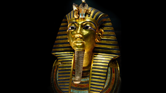 Tut, tut! Tutankhamun’s beard comes off during cleaning, gets botched repair