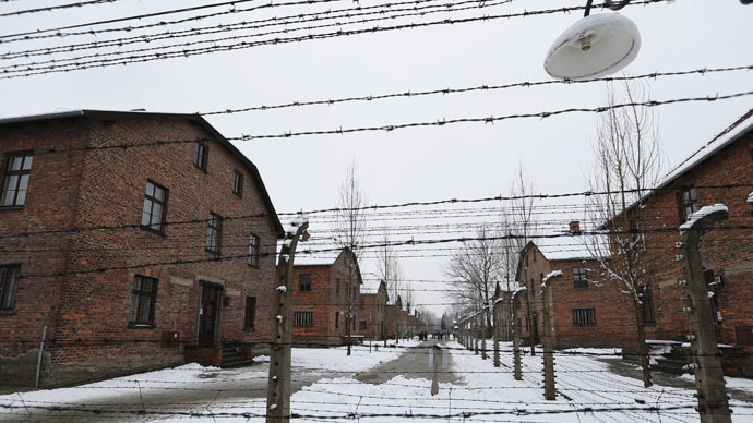 ​Rome's Jewish reps locked inside Auschwitz camp, detained after escape attempt