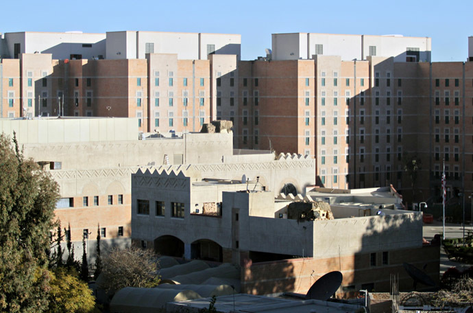 A general view of the U.S. embassy compound in Sanaa January 27, 2015. (Reuters/Mohamed al-Sayaghi)