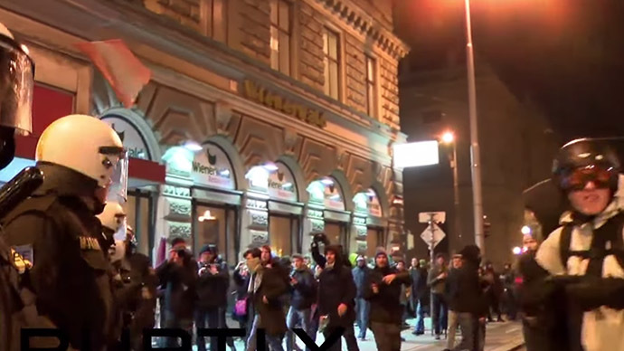 Scuffles, dozens arrested as crowds protest Vienna’s right party-funded ball (VIDEO)
