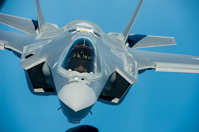 F-35A front profile in flight. (Image from Wikipedia by defenseimagery.mil)