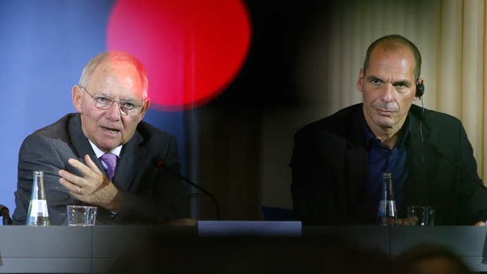 Greek Finance Minister Yanis Varoufakis and German Finance Minister Wolfgang Schaeuble (L) address a news conference following talks at the finance ministry in Berlin February 5, 2015.(Reuters / Fabrizio Bensch)