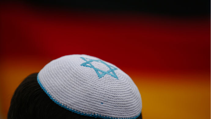 Jew-less German anti-Semitism commission spawns independent Jewish panel