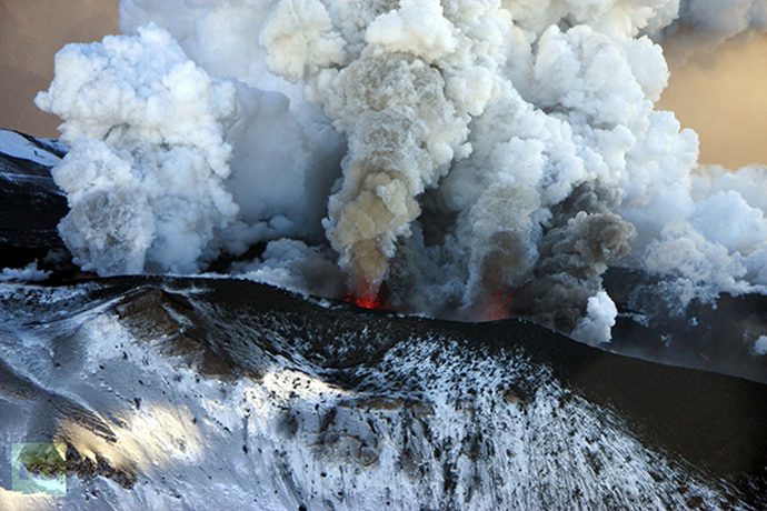 The Plosky Tolbachik Volcano erupts on the Kamchatka Peninsula (RIA Novosti / Alexander Sokorenko)