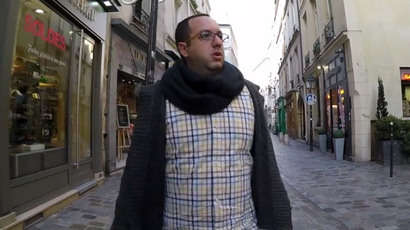 Jewish journalist taunted, spat at in 10hr Paris walk (VIDEO)