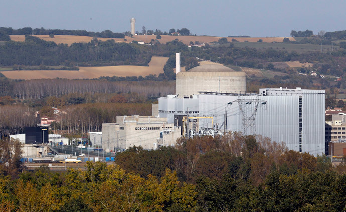 A general view shows Golfech nuclear plant on the edge of the Garonne river, southwestern France (Reuters / Regis Duvignau)