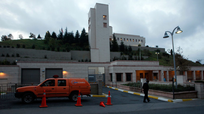 Suspected suicide bomber detained nr US consulate in Istanbul - reports