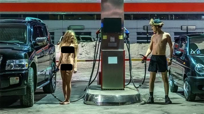 ​‘Banks have left us butt-naked’: Siberian model stages naked protest at -40°C