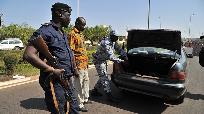 Gunmen kill 3 Europeans & 2 locals in Mali restaurant attack