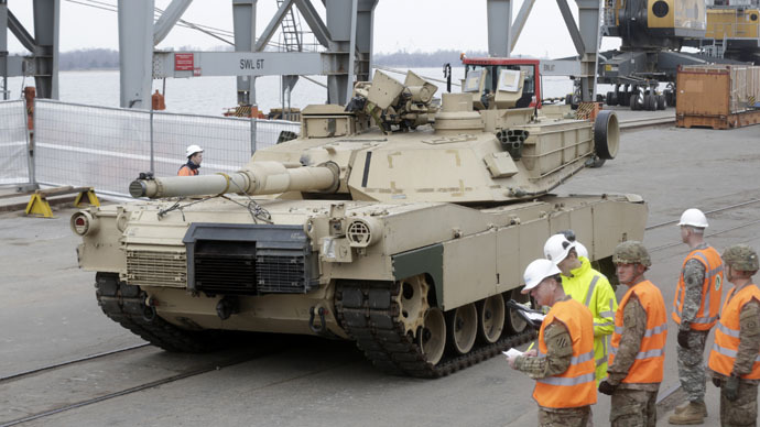 Over 100 US armored vehicles roll into Latvia, NATO flexes muscles in Europe (VIDEO)