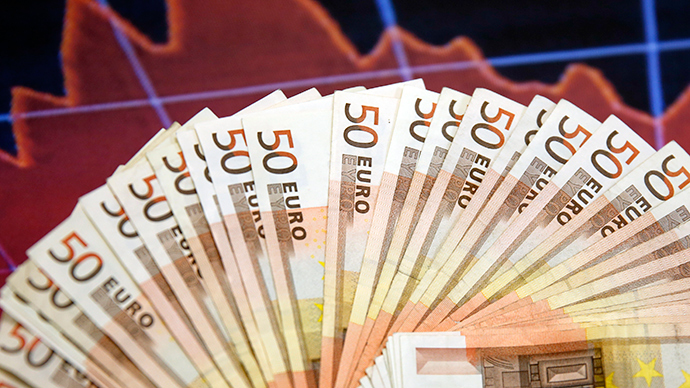 Euro spirals toward 1:1 parity with USD