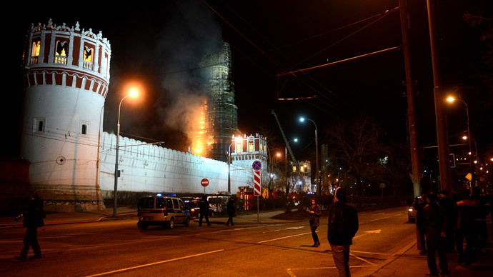 Moscow’s landmark 16th century Novodevichy Convent on fire (PHOTOS, VIDEO)