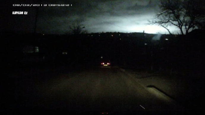 Mysterious flash lightens night sky in south Russia (VIDEO)