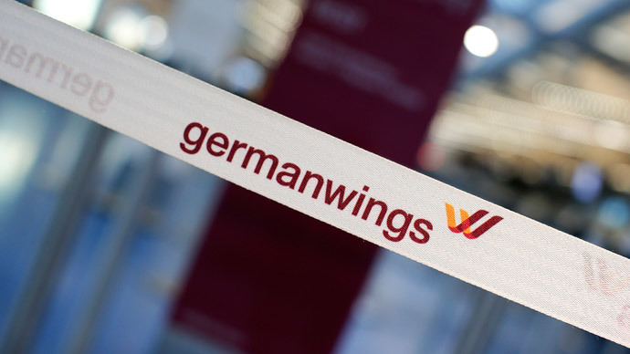 Germanwings A320 passenger plane crashes in Southern France