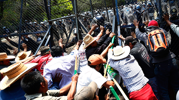 Mexican farmworkers strike as millions of dollars worth of crops rot