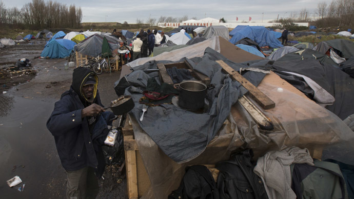 Calais officials to evict migrants, bulldoze shanty town