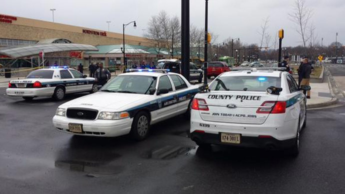Shopping mall near Pentagon evacuated after bomb threat