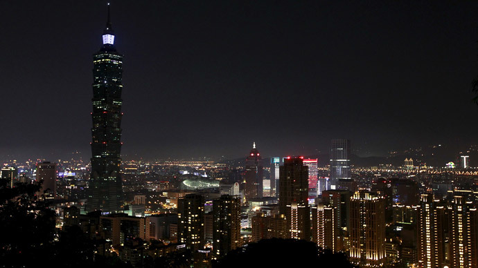 The Taipei 101 building is seen during Earth Hour in Taipei March 28, 2015. (Reuters / Pichi Chuang)