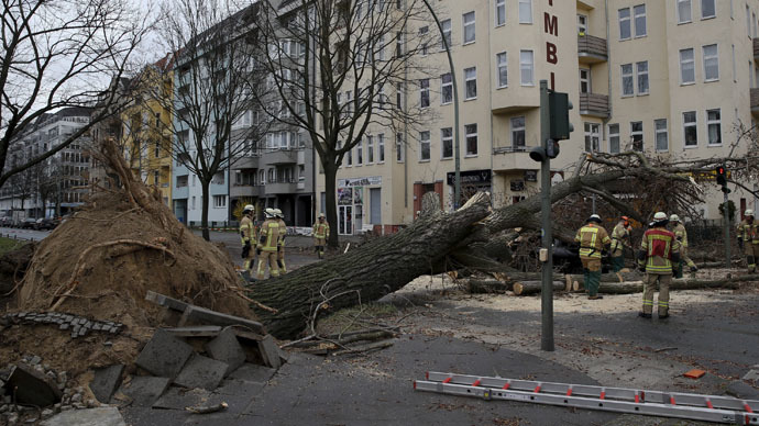 Storm Niklas rages through Europe, killing at least 4 (PHOTOS, VIDEO)