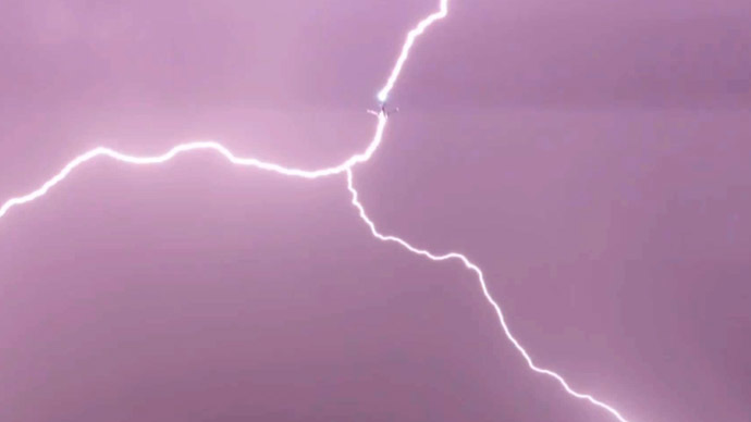Lightning never strikes twice? 2 planes hit by lightning within seconds (VIDEO)