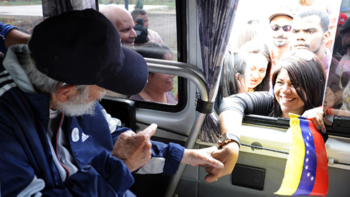 Fidel Castro appears in public for first time in 14 months (PHOTOS)