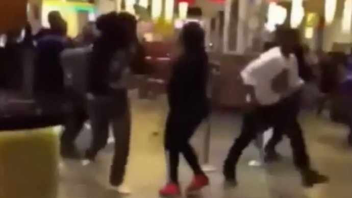 ​Massive brawl erupts in crowded New York casino (VIDEO)