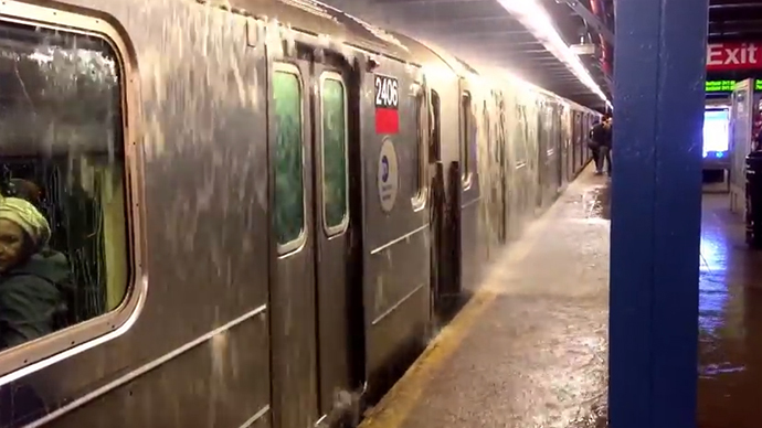 ​Burst water main floods NYC subway, streets (PHOTOS, VIDEO)