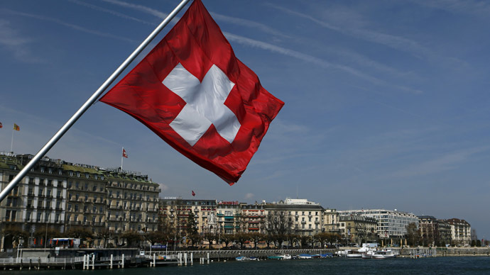 Switzerland first to sell 10-year bonds with negative yield
