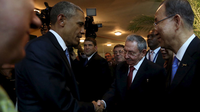 Obama & Castro shake hands during historic encounter (PHOTO, VIDEOS)