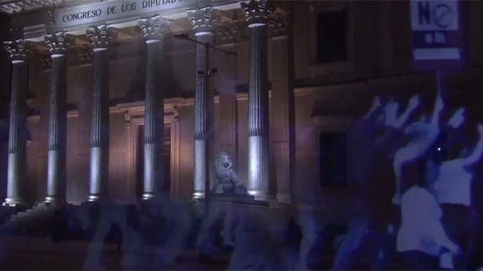 Protesters in Spain stage first ever 'hologram march' against gag law (VIDEO)