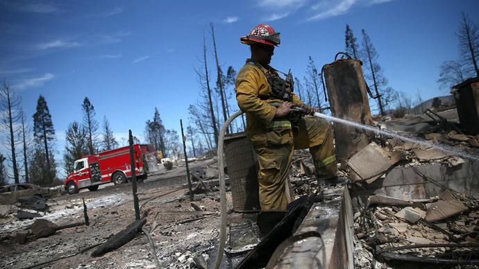 Violent ‘highway wildfire’ prompts evacuation of 300 homes in California
