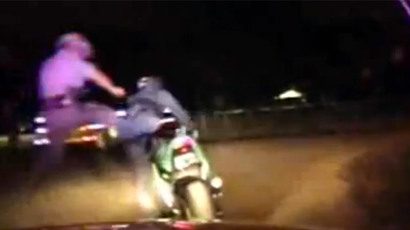 ​Texas trooper jumpkicks motorcyclist after shooting him in high-speed chase (VIDEO)