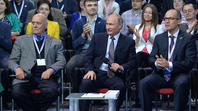 Putin pledges state support for independent mass media