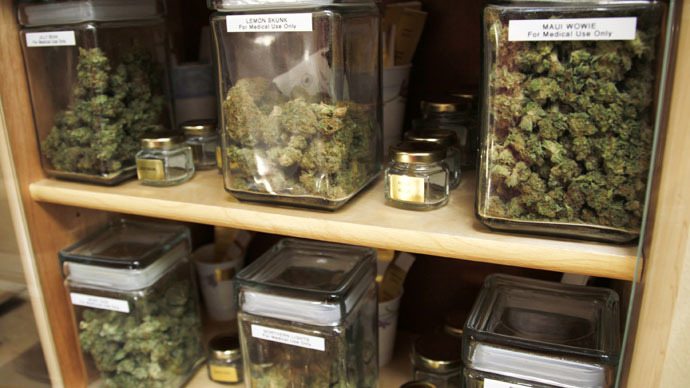 A pot for weed money: Lawmakers try to legalize marijuana banking