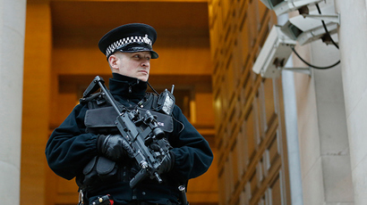 Over 3,000 UK policemen investigated for alleged assault, 98% remain on duty – report