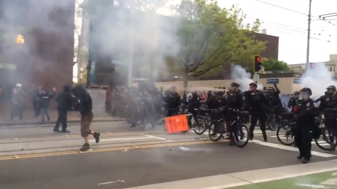 Seattle ‘riot’: Police deploy flashbangs, tear gas against May Day marchers (VIDEOS)